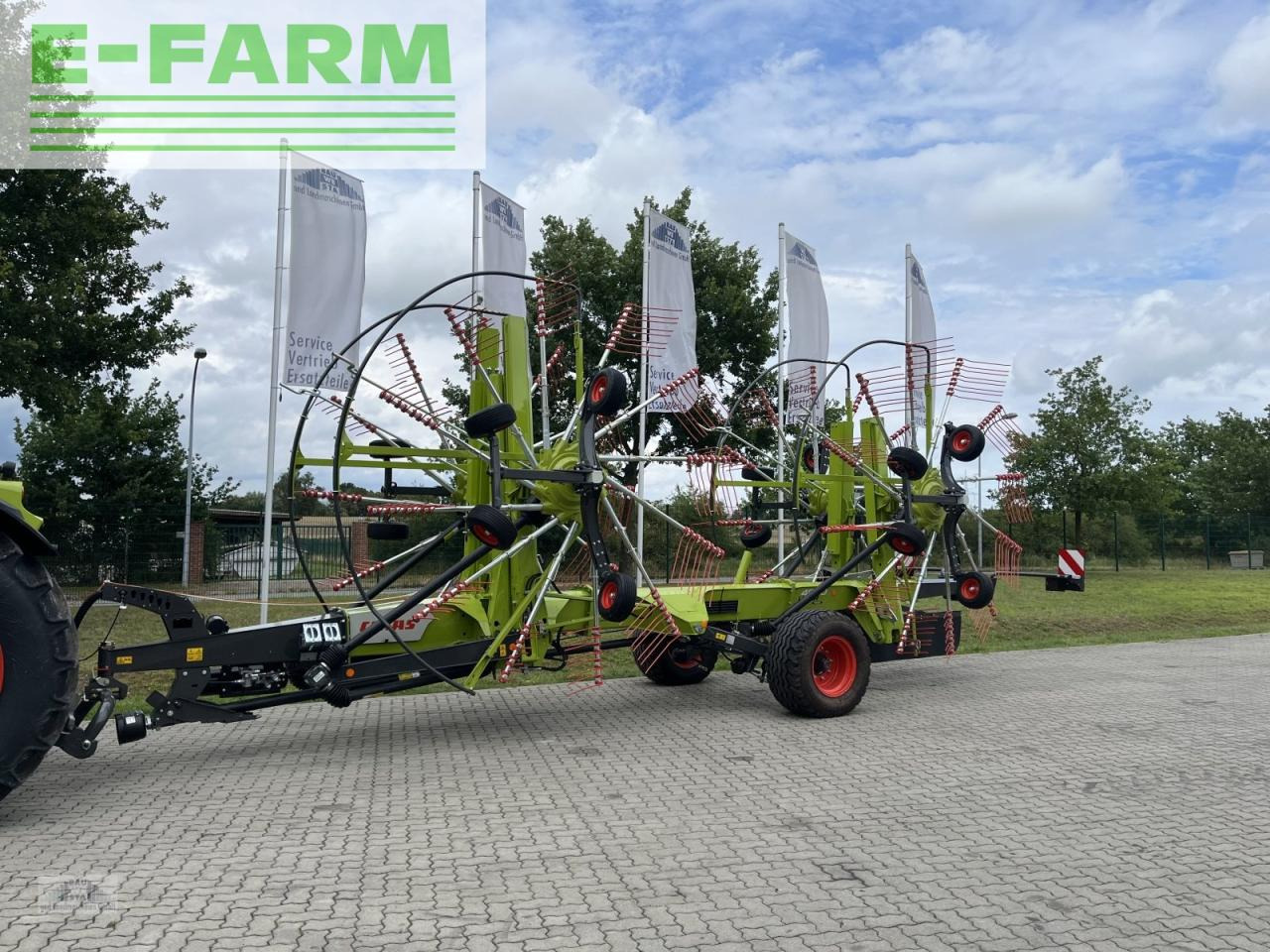 CLAAS liner 4800 trend - Maşină de întors fânul: Foto 1 CLAAS liner 4800 trend - Maşină de întors fânul: Foto 1
