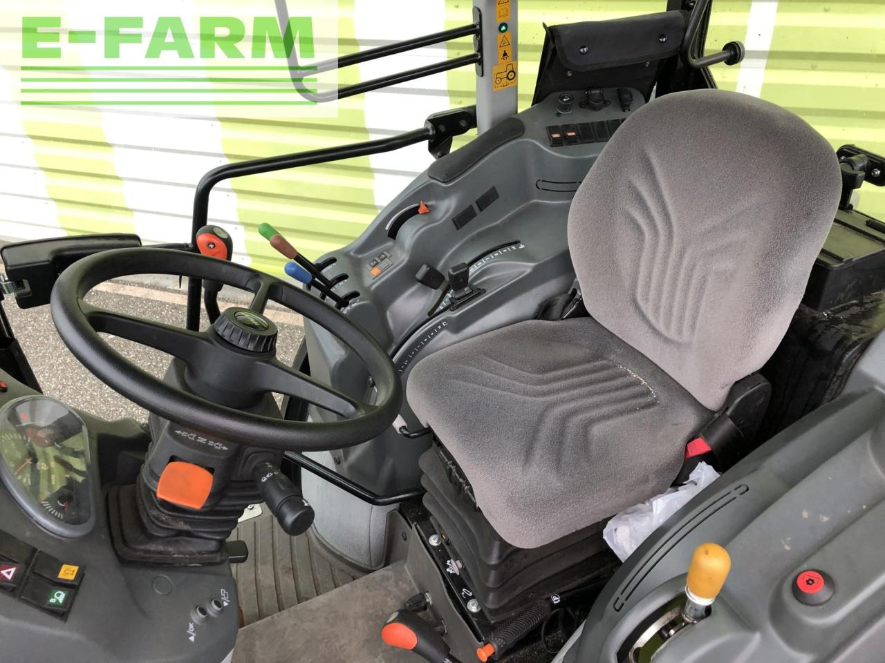 Tractor agricol CLAAS nexos 220 vl: Foto 6