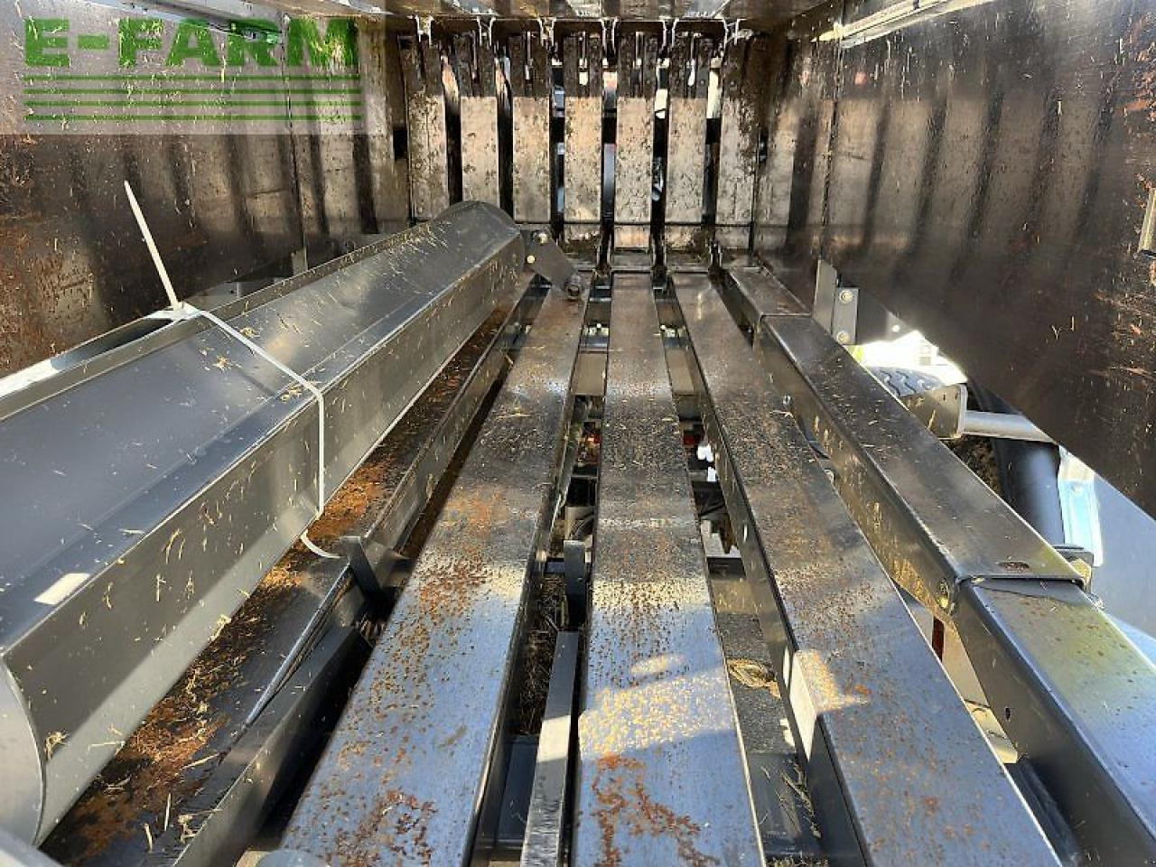 CLAAS quadrant 3200 rc tandem krassort vorabuhäcksler - Presă baloţi dreptunghiulari: Foto 5 CLAAS quadrant 3200 rc tandem krassort vorabuhäcksler - Presă baloţi dreptunghiulari: Foto 5