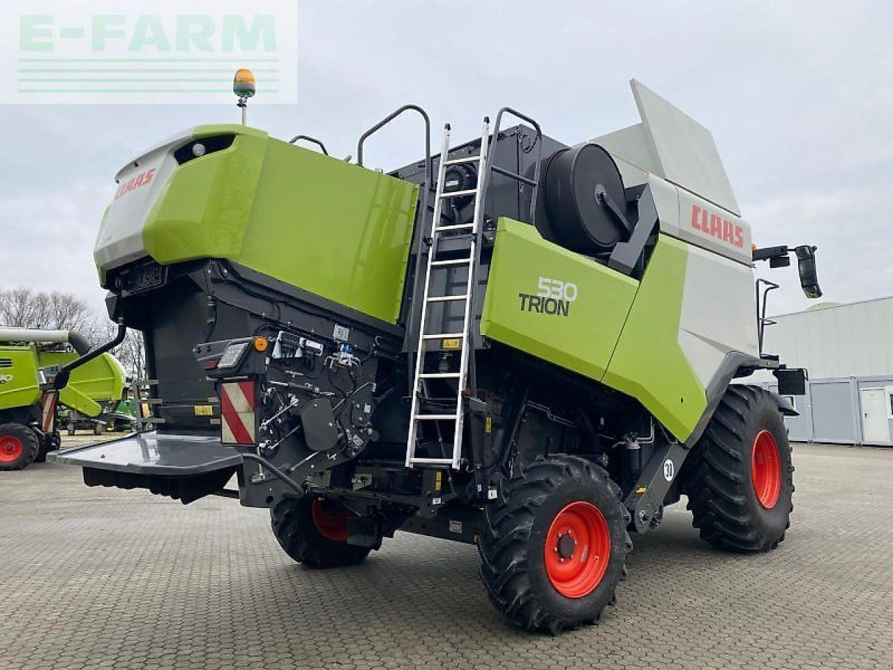 CLAAS trion 530 mit sw v 680 - Combină de recoltat cereale: Foto 3 CLAAS trion 530 mit sw v 680 - Combină de recoltat cereale: Foto 3