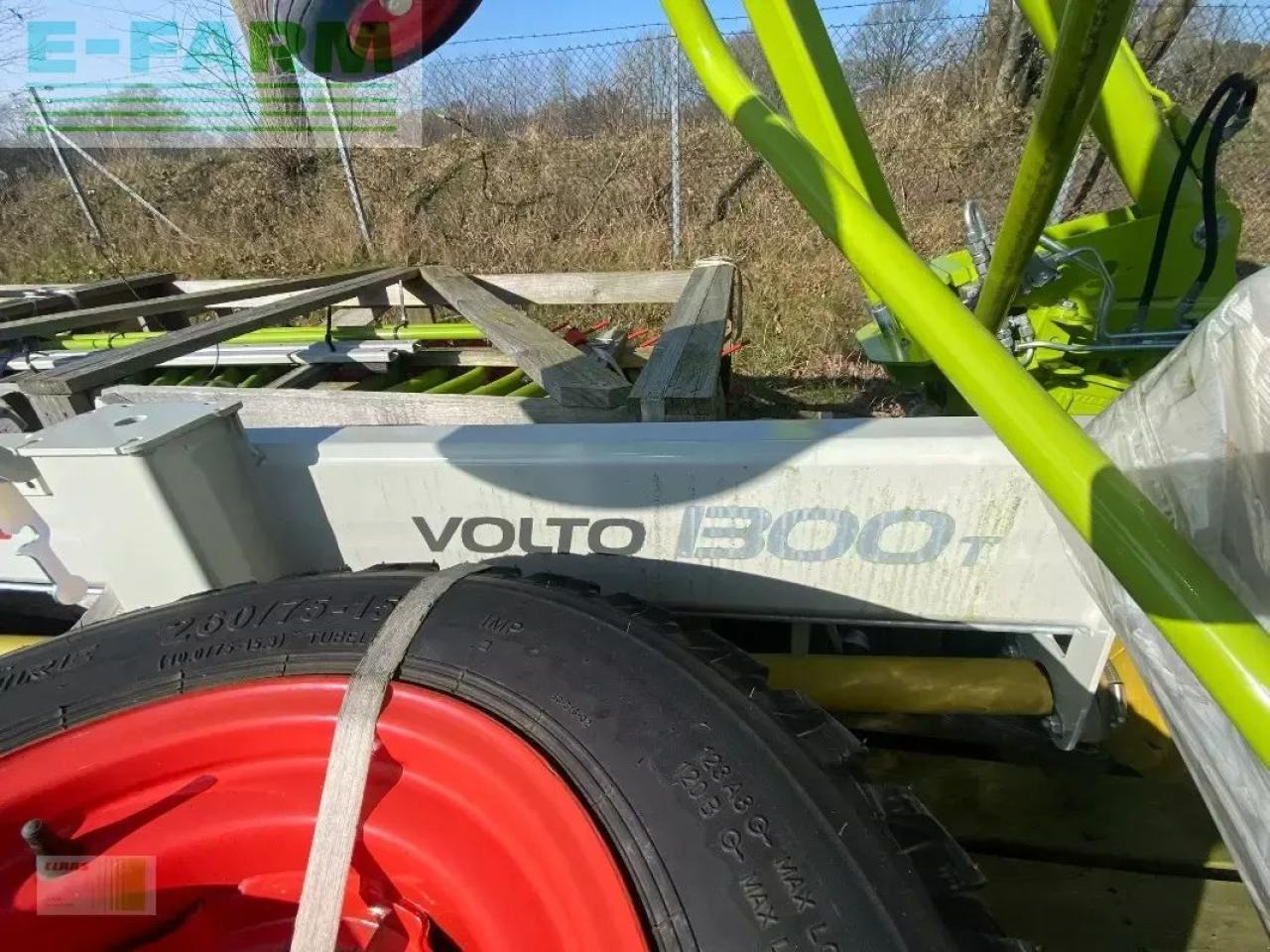 CLAAS volto 1300 t - Maşină de întors fânul: Foto 5 CLAAS volto 1300 t - Maşină de întors fânul: Foto 5