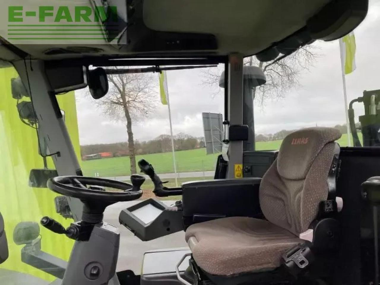 Tractor agricol CLAAS xerion 3800 trac vc TRAC VC: Foto 10 Tractor agricol CLAAS xerion 3800 trac vc TRAC VC: Foto 10