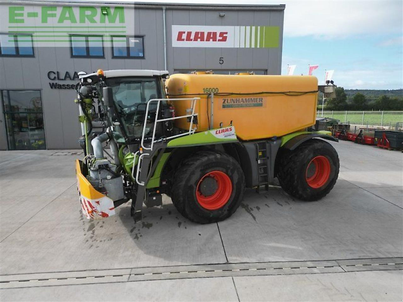 CLAAS xerion 4000 saddle trac SADDLE TRAC - Tractor agricol: Foto 2 CLAAS xerion 4000 saddle trac SADDLE TRAC - Tractor agricol: Foto 2