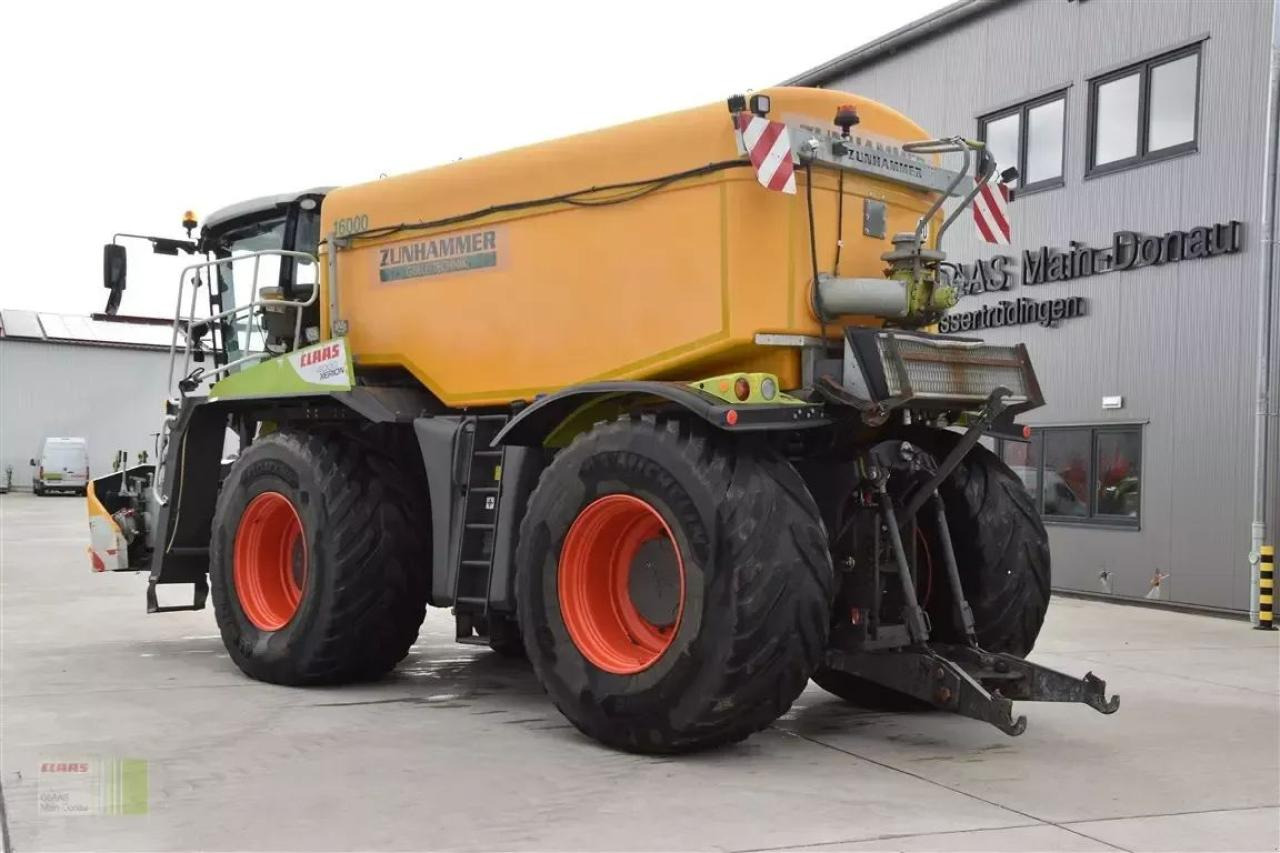 CLAAS xerion 4000 saddle trac SADDLE TRAC - Mașină de erbicidat autopropulsata: Foto 5 CLAAS xerion 4000 saddle trac SADDLE TRAC - Mașină de erbicidat autopropulsata: Foto 5