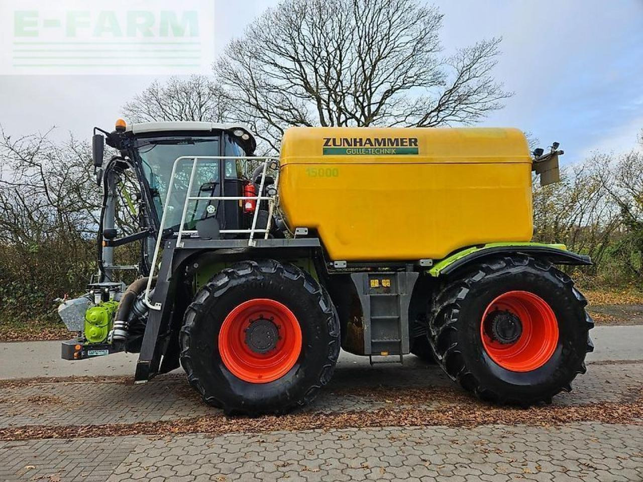 CLAAS xerion saddletrac 3800 "viele neuteile und reparaturen durchgeführt" - Mașină de erbicidat autopropulsata: Foto 2 CLAAS xerion saddletrac 3800 "viele neuteile und reparaturen durchgeführt" - Mașină de erbicidat autopropulsata: Foto 2