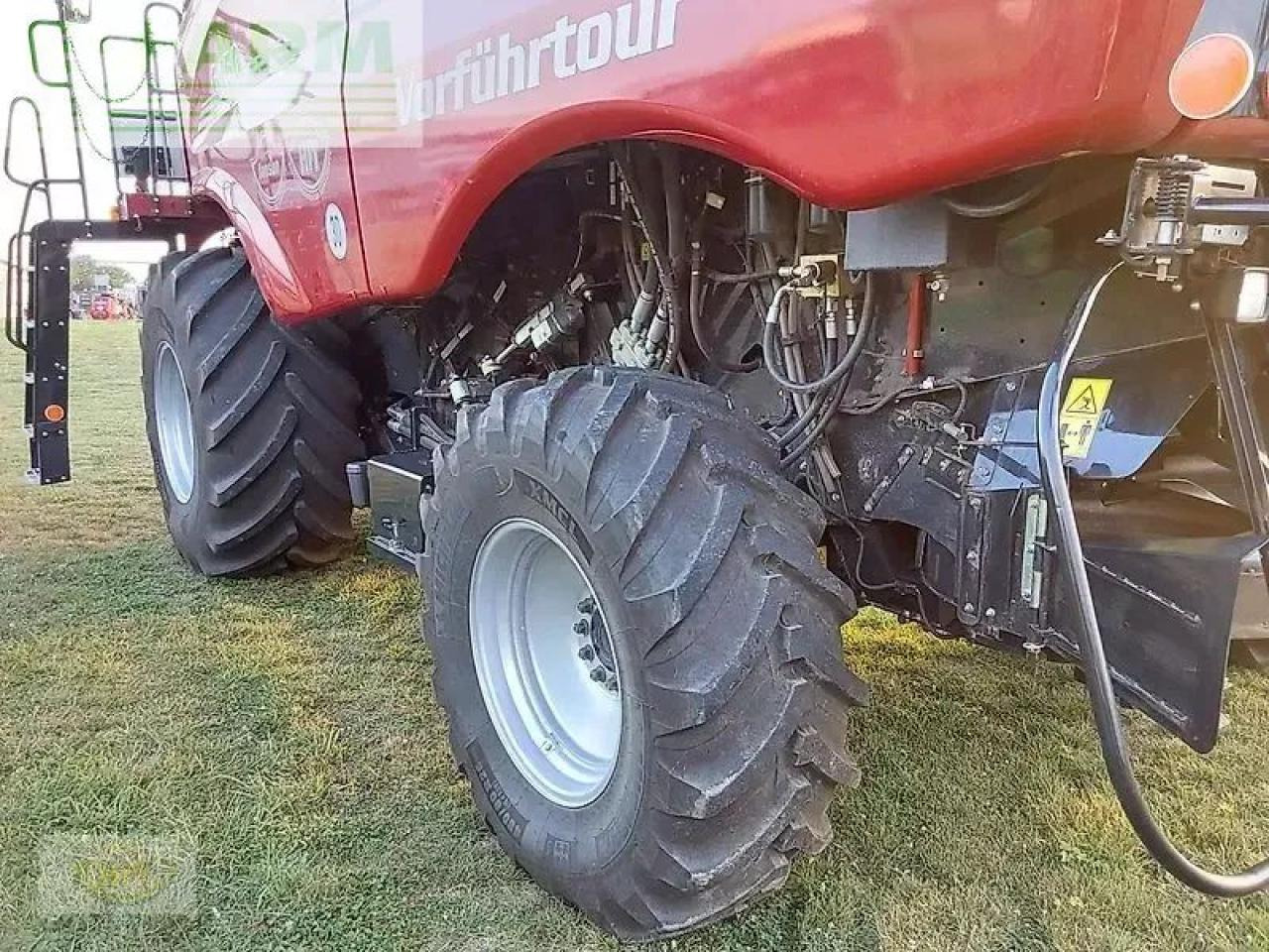 Case-IH axial-flow 6150 inkl. schneidwerk 7,62 m und wagen - Combină de recoltat cereale: Foto 3 Case-IH axial-flow 6150 inkl. schneidwerk 7,62 m und wagen - Combină de recoltat cereale: Foto 3