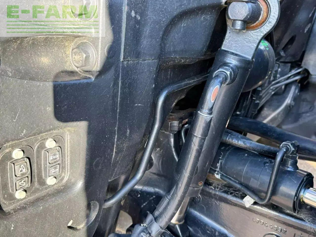 Case-IH optum 300 cvx CVX - Tractor agricol: Foto 5 Case-IH optum 300 cvx CVX - Tractor agricol: Foto 5