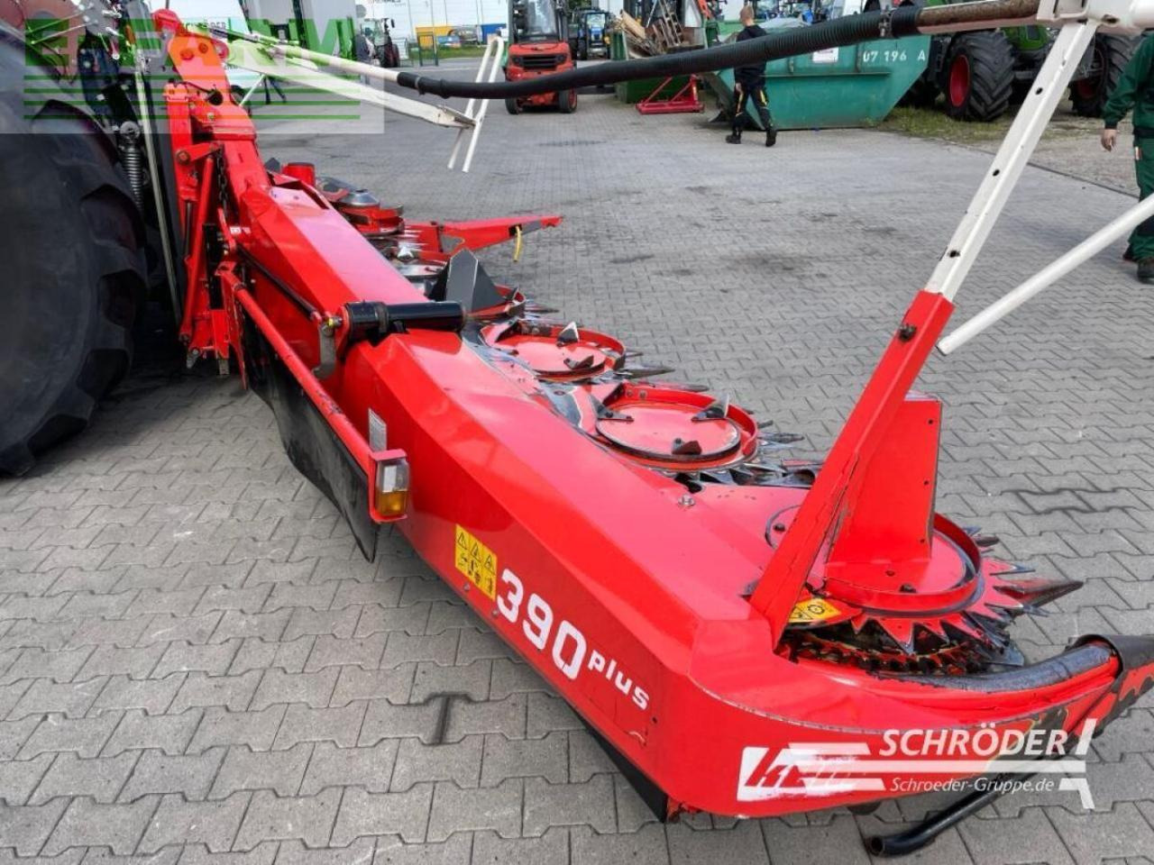 Fendt katana 85 + kemper 390plus + kemper 3002 - Combină de Recoltat Furaj: Foto 4 Fendt katana 85 + kemper 390plus + kemper 3002 - Combină de Recoltat Furaj: Foto 4