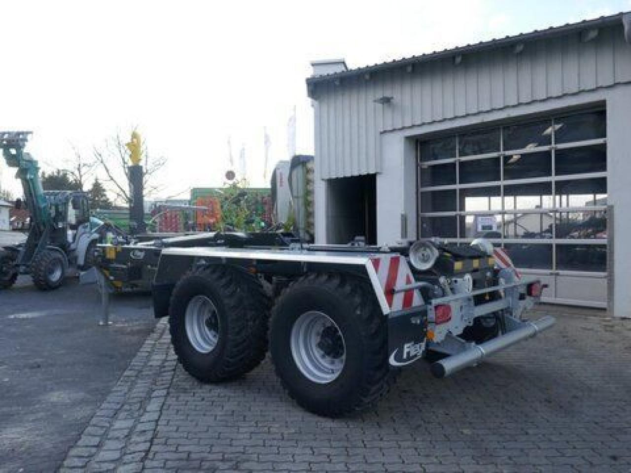 Fliegl hkl 22 - tandem abrollkipper - Remorcă abroll/ Skiploader: Foto 5 Fliegl hkl 22 - tandem abrollkipper - Remorcă abroll/ Skiploader: Foto 5
