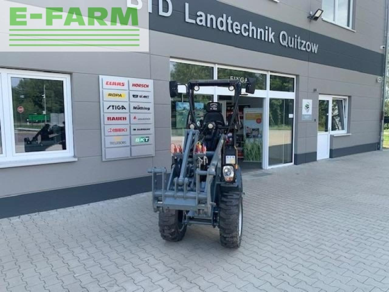 Giant g1500 - Încărcător articulat: Foto 1 Giant g1500 - Încărcător articulat: Foto 1