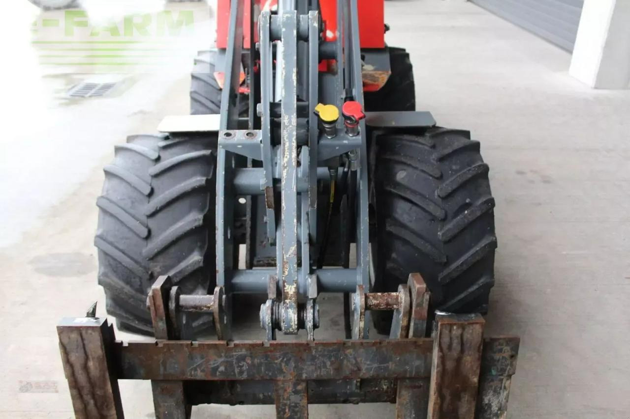 Giant hoflader d 335 t - Încărcător frontal pe pneuri: Foto 3 Giant hoflader d 335 t - Încărcător frontal pe pneuri: Foto 3