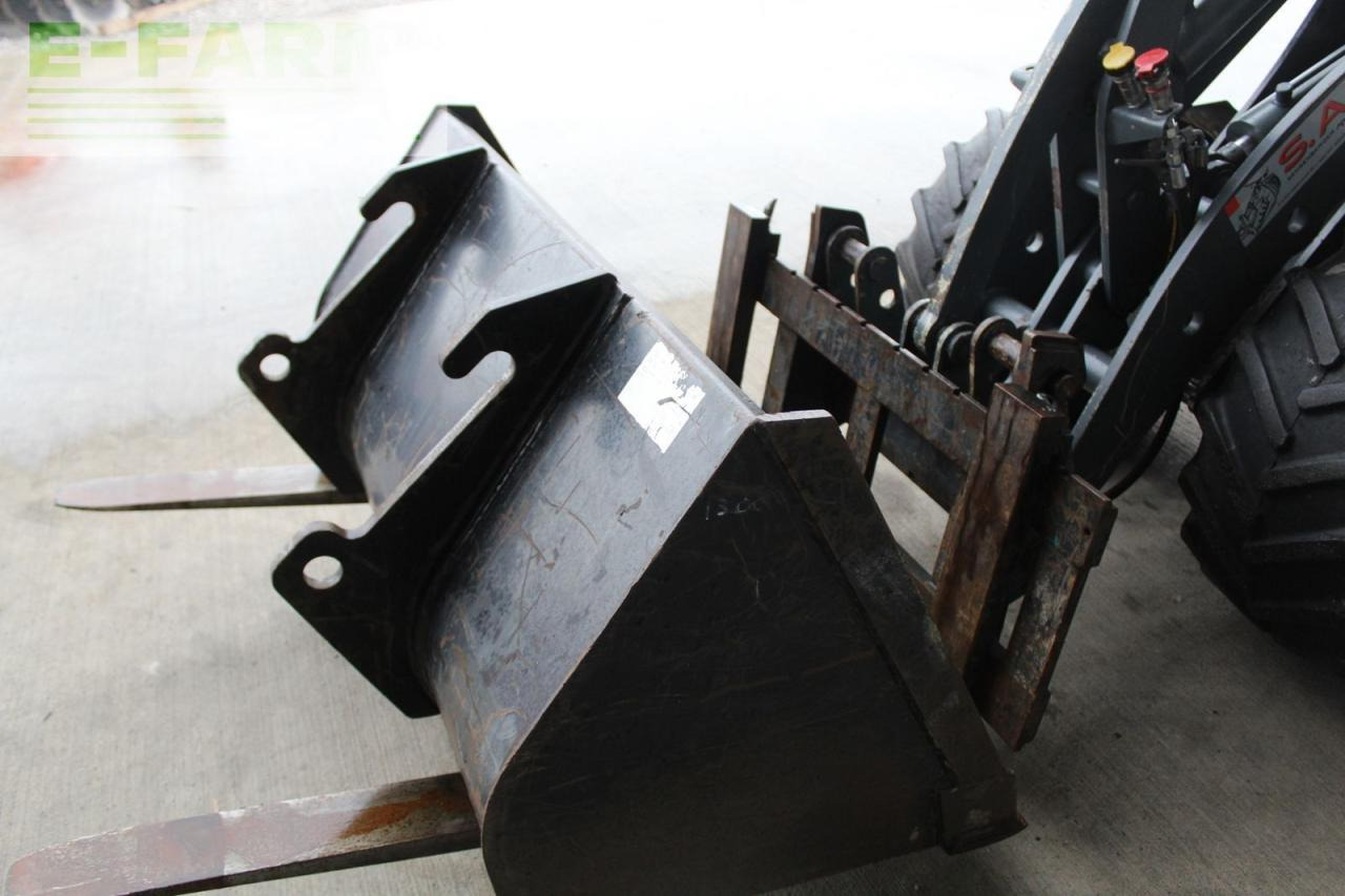 Giant hoflader d 335 t - Mini excavator: Foto 4 Giant hoflader d 335 t - Mini excavator: Foto 4