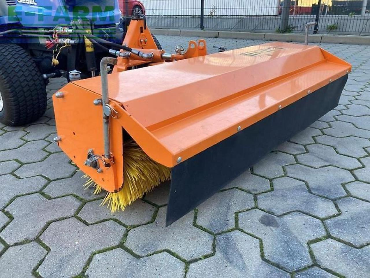 Iseki tgx 237 kehrmaschine, sichermäher - Tractor agricol: Foto 2 Iseki tgx 237 kehrmaschine, sichermäher - Tractor agricol: Foto 2