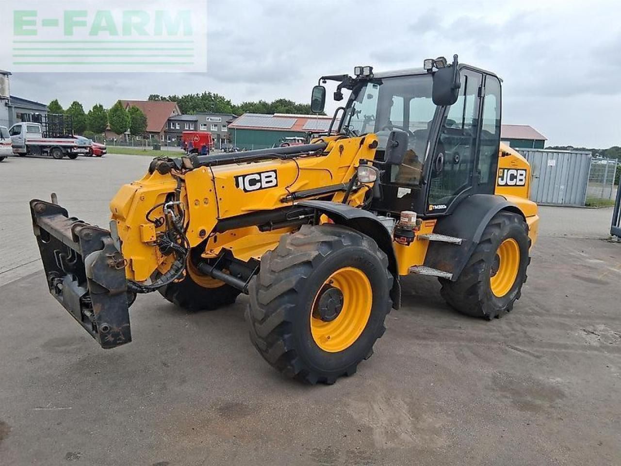 Încărcător frontal pe pneuri JCB tm 320s: Foto 7
