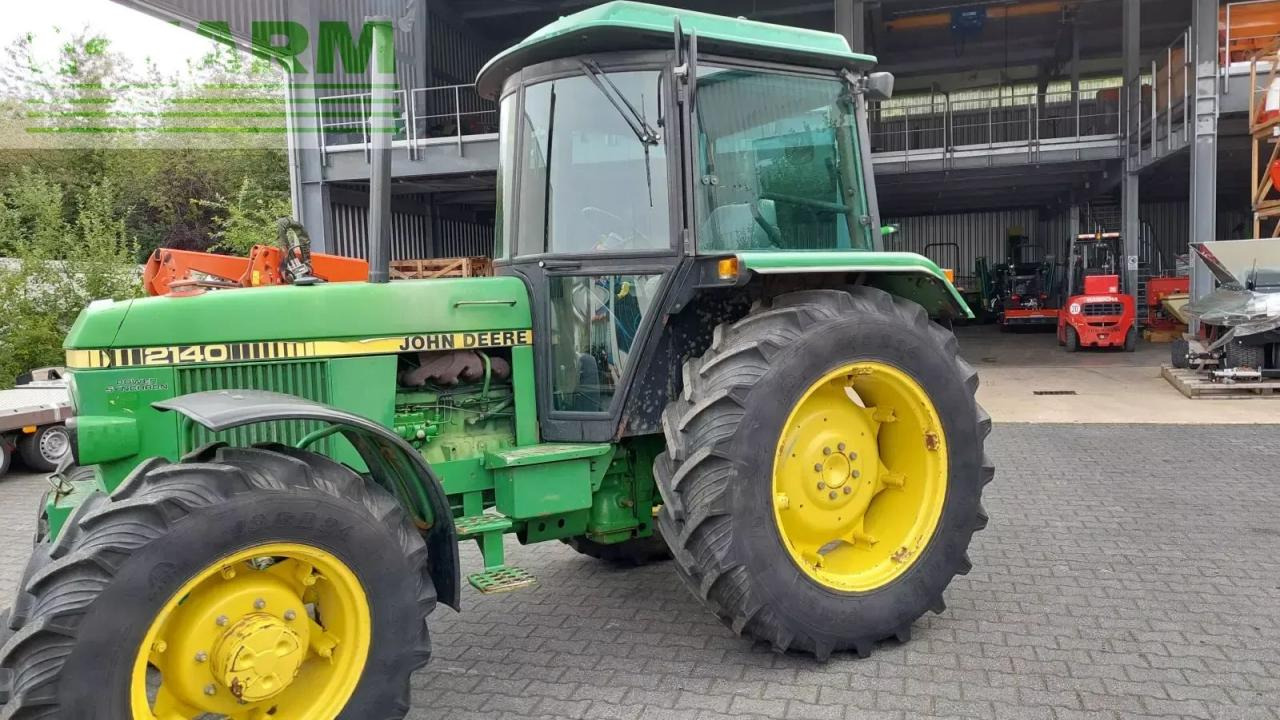 John Deere 2140a - Tractor agricol: Foto 2 John Deere 2140a - Tractor agricol: Foto 2