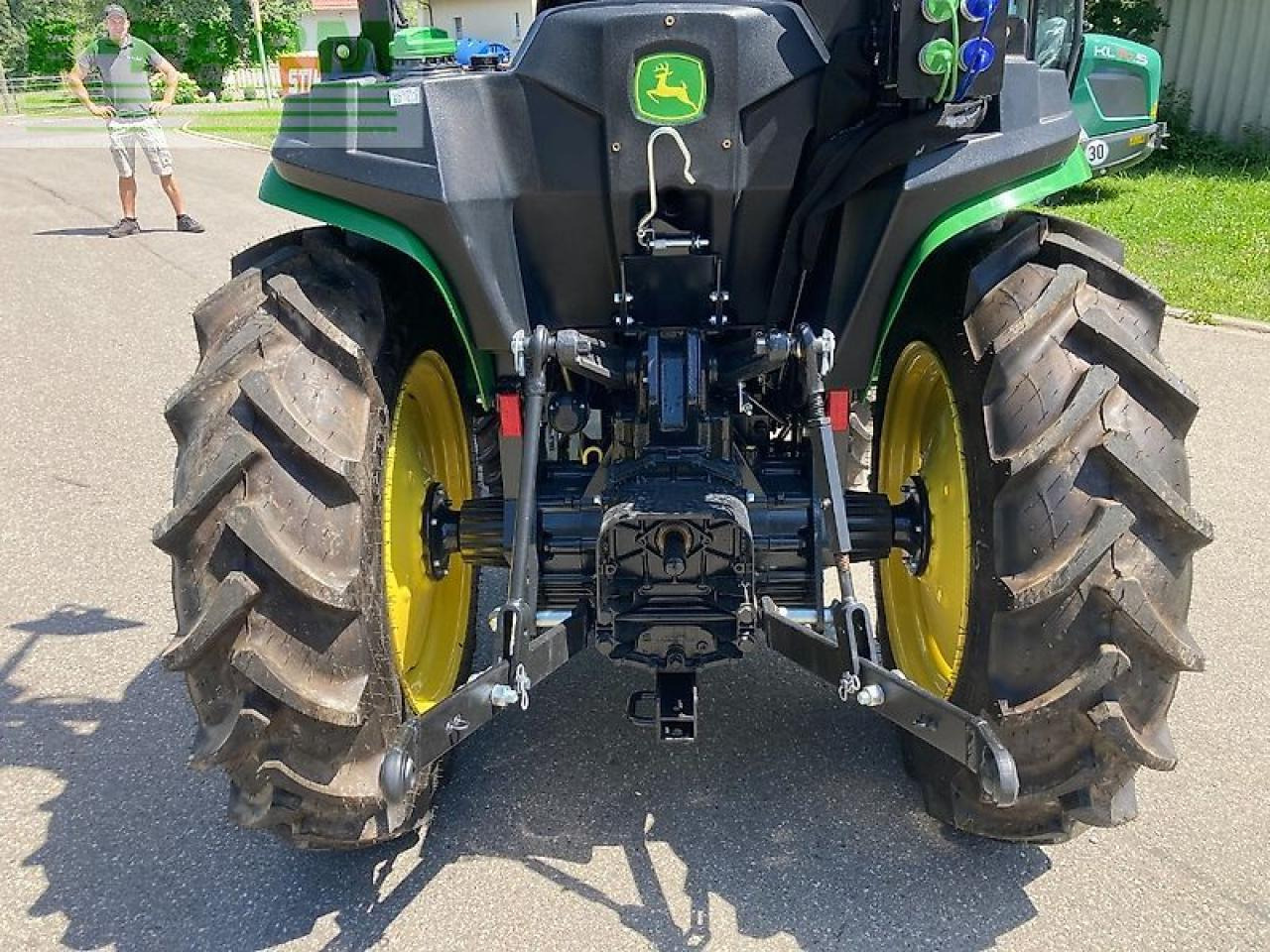 John Deere 3038e - Tractor agricol: Foto 5 John Deere 3038e - Tractor agricol: Foto 5