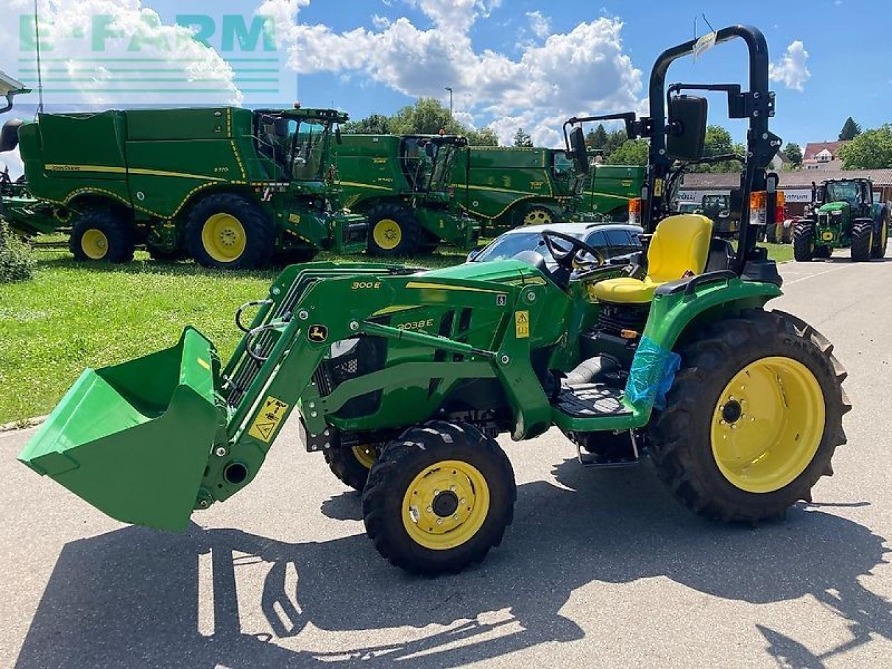 John Deere 3038e - Tractor agricol: Foto 1 John Deere 3038e - Tractor agricol: Foto 1