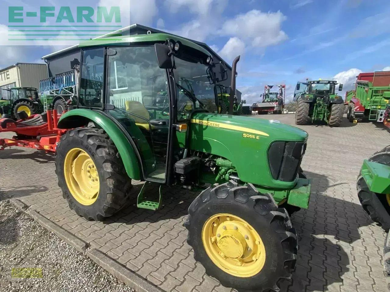 John Deere 5055e - Tractor agricol: Foto 1 John Deere 5055e - Tractor agricol: Foto 1