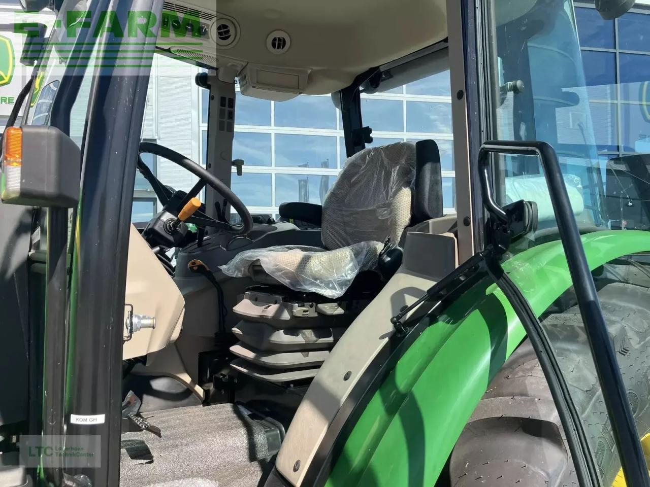 John Deere 5067e - Tractor agricol: Foto 5 John Deere 5067e - Tractor agricol: Foto 5