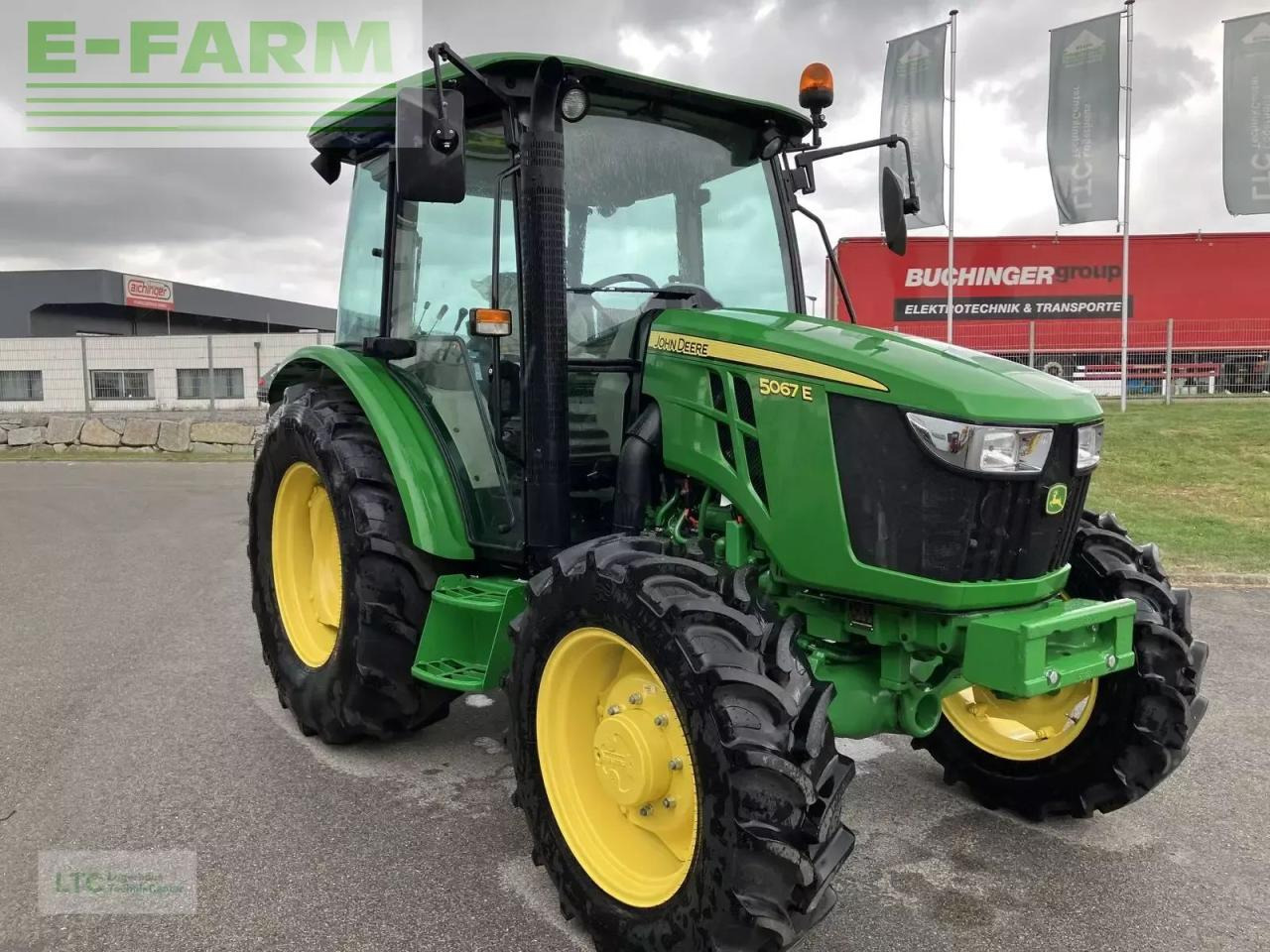 John Deere 5067e - Tractor agricol: Foto 2 John Deere 5067e - Tractor agricol: Foto 2