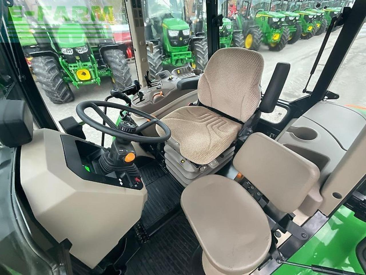 John Deere 5075 e - Tractor agricol: Foto 4 John Deere 5075 e - Tractor agricol: Foto 4