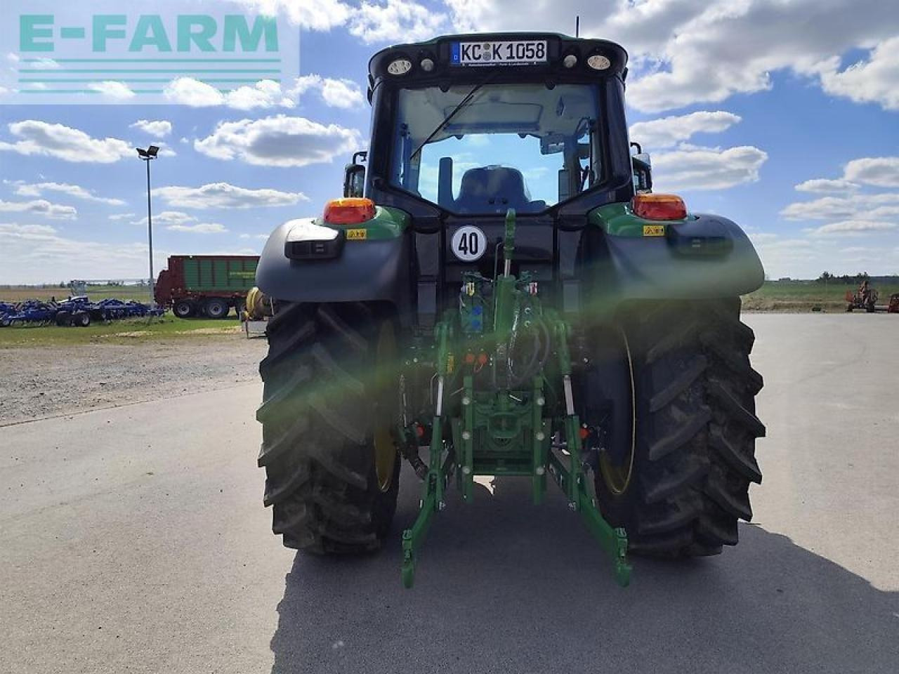 John Deere 6100m - Tractor agricol: Foto 5 John Deere 6100m - Tractor agricol: Foto 5