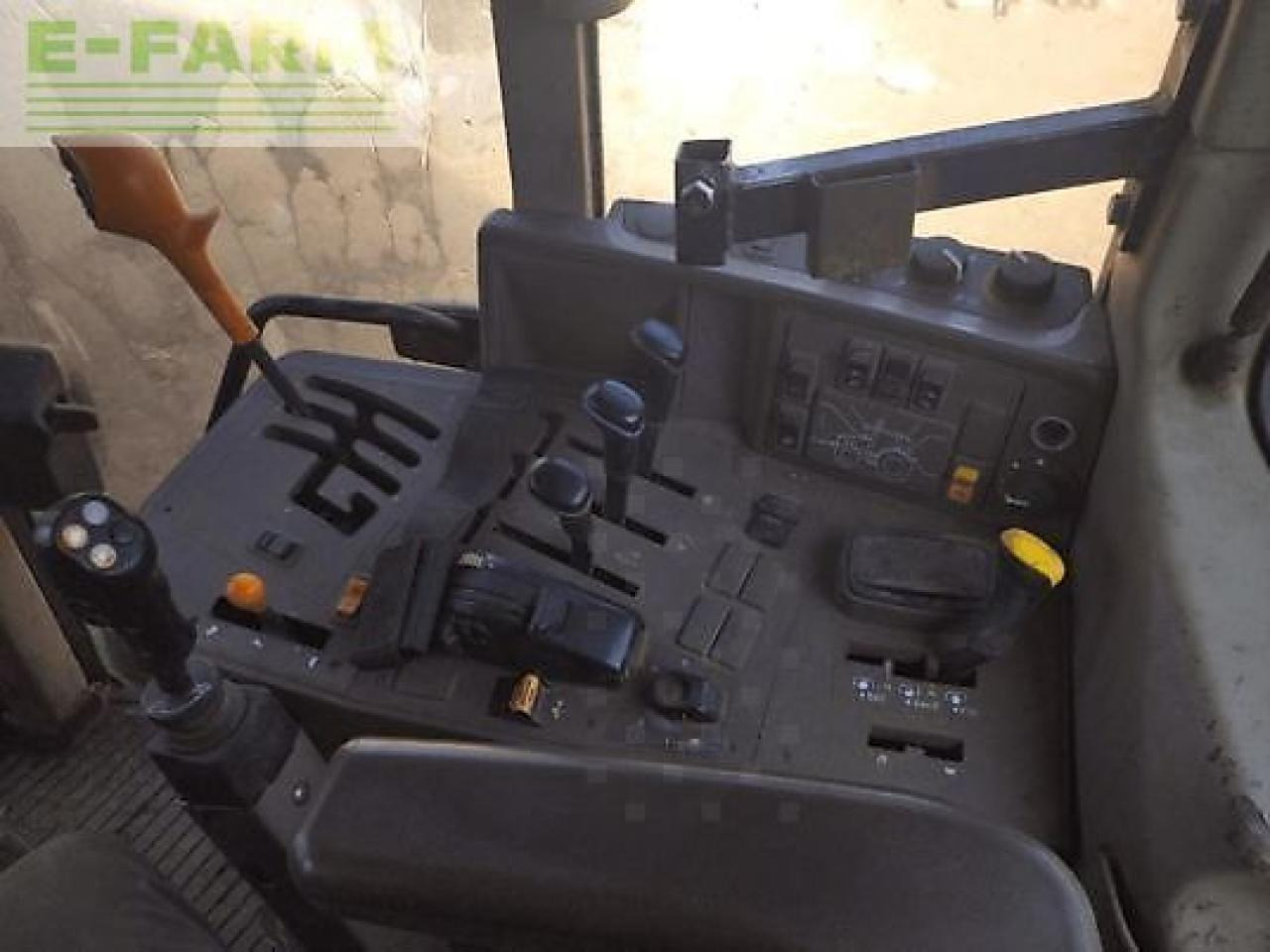 John Deere 6115m - Tractor agricol: Foto 4 John Deere 6115m - Tractor agricol: Foto 4