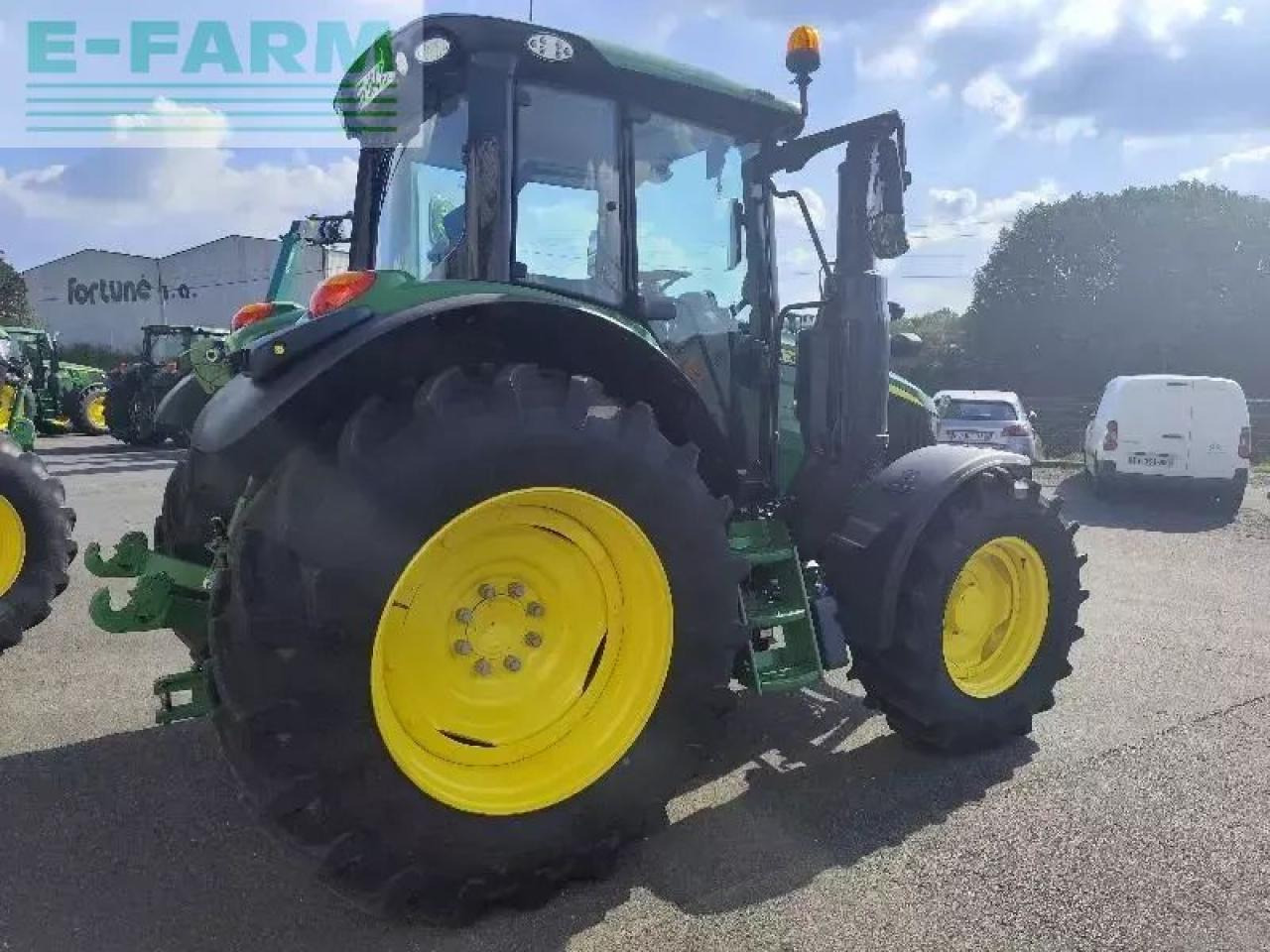 John Deere 6120m - Tractor agricol: Foto 4 John Deere 6120m - Tractor agricol: Foto 4
