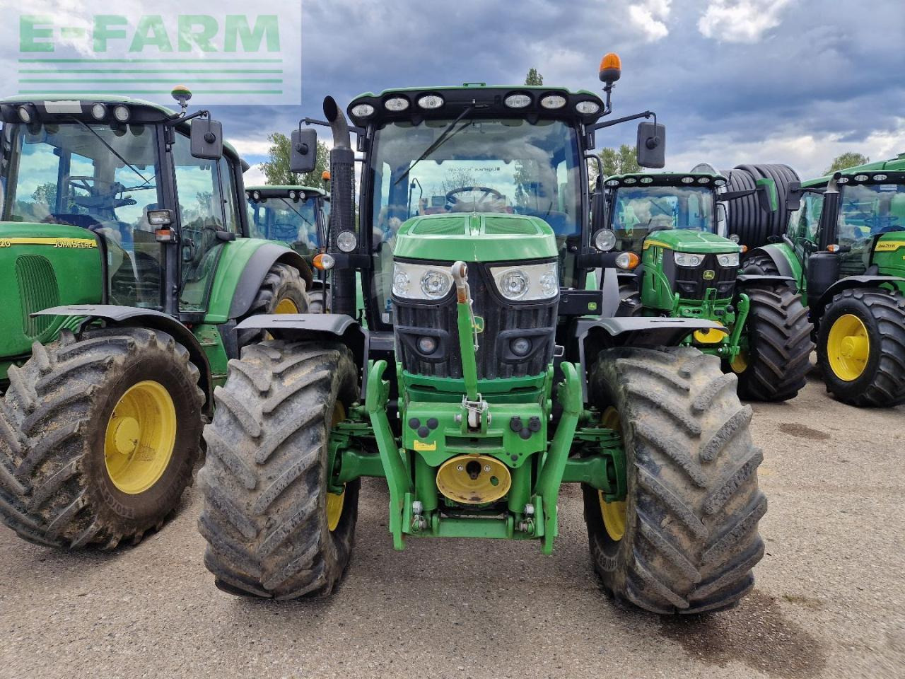 John Deere 6125R - Tractor agricol: Foto 2 John Deere 6125R - Tractor agricol: Foto 2
