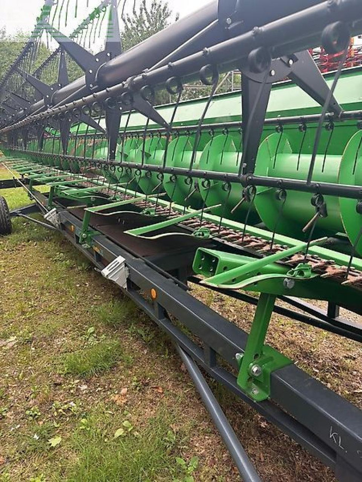 John Deere 635r my21 (10,70m) - Utilaje pentru maşină de recoltat furaj: Foto 4 John Deere 635r my21 (10,70m) - Utilaje pentru maşină de recoltat furaj: Foto 4