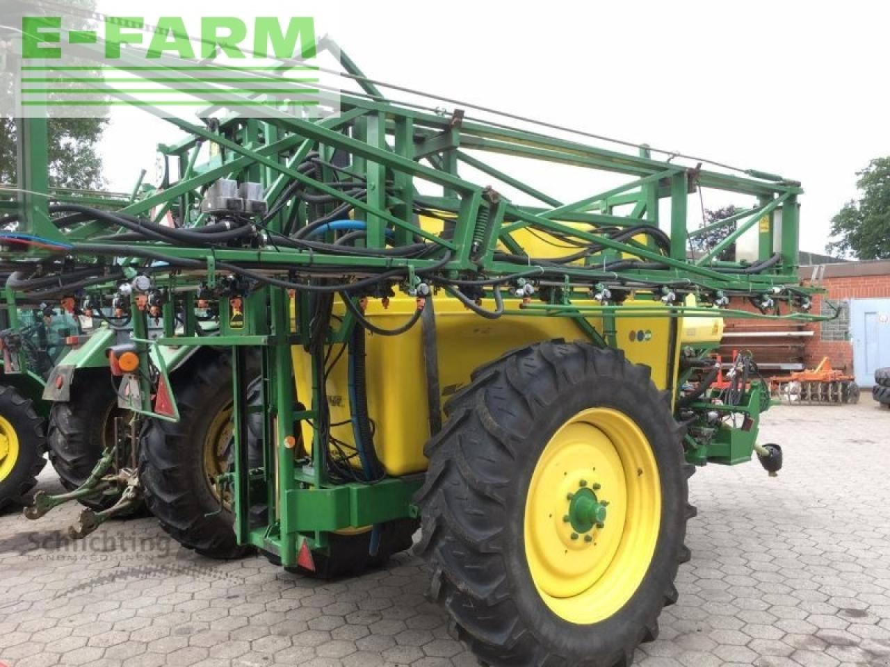 John Deere 638 # 3800l/27m - Maşină de erbicidat tractata: Foto 3 John Deere 638 # 3800l/27m - Maşină de erbicidat tractata: Foto 3