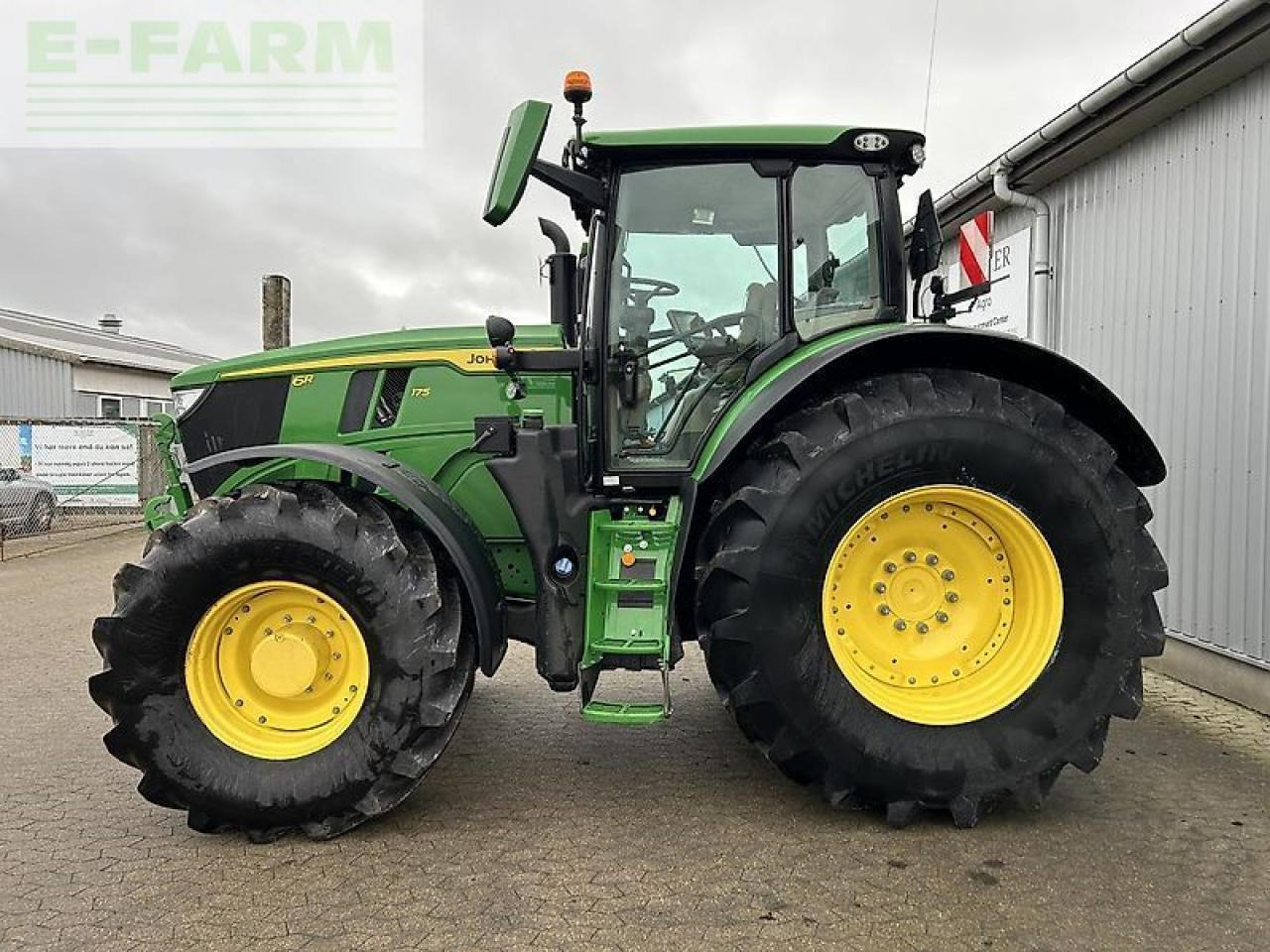 John Deere 6r 175 - Tractor agricol: Foto 2 John Deere 6r 175 - Tractor agricol: Foto 2