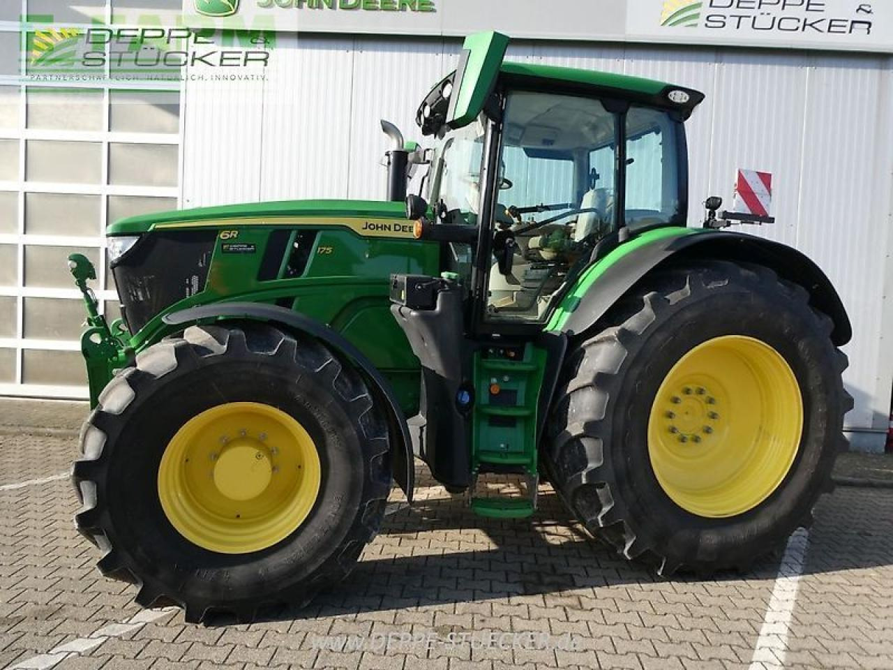 John Deere 6r 175 - Tractor agricol: Foto 2 John Deere 6r 175 - Tractor agricol: Foto 2