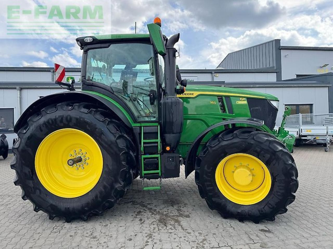 John Deere 6r 250 - Tractor agricol: Foto 2 John Deere 6r 250 - Tractor agricol: Foto 2