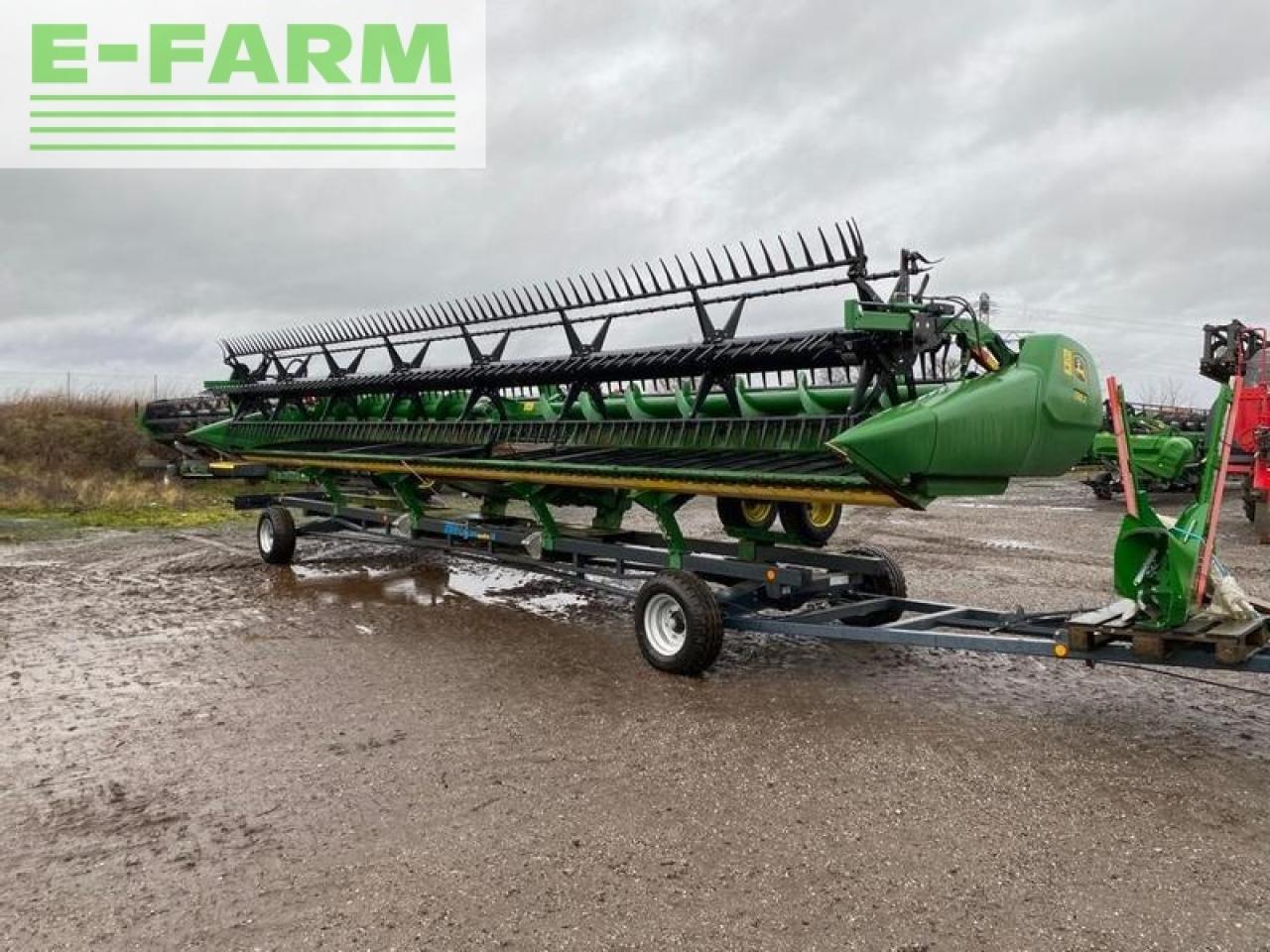 John Deere 735d (10,66m) - Heder: Foto 1 John Deere 735d (10,66m) - Heder: Foto 1