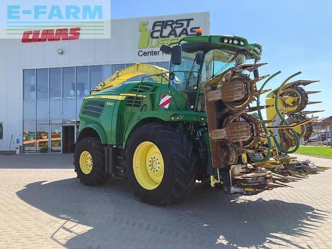 John Deere 8300 - Combină de Recoltat Furaj: Foto 1 John Deere 8300 - Combină de Recoltat Furaj: Foto 1