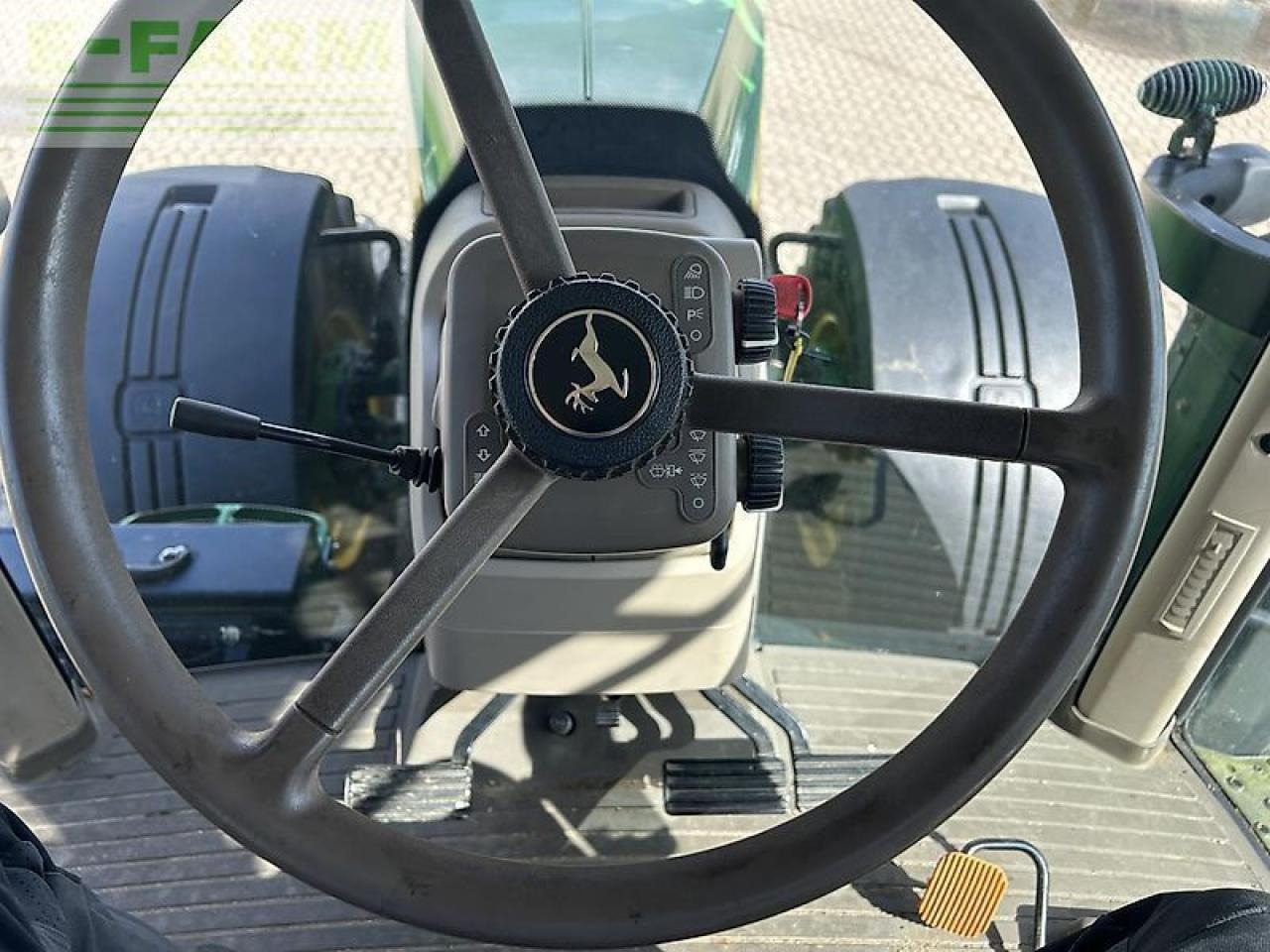 John Deere 8320r - Tractor agricol: Foto 4 John Deere 8320r - Tractor agricol: Foto 4