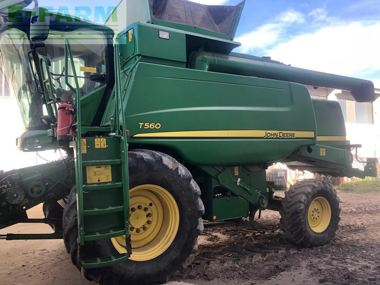 John Deere T560 - Combină de recoltat cereale: Foto 1 John Deere T560 - Combină de recoltat cereale: Foto 1