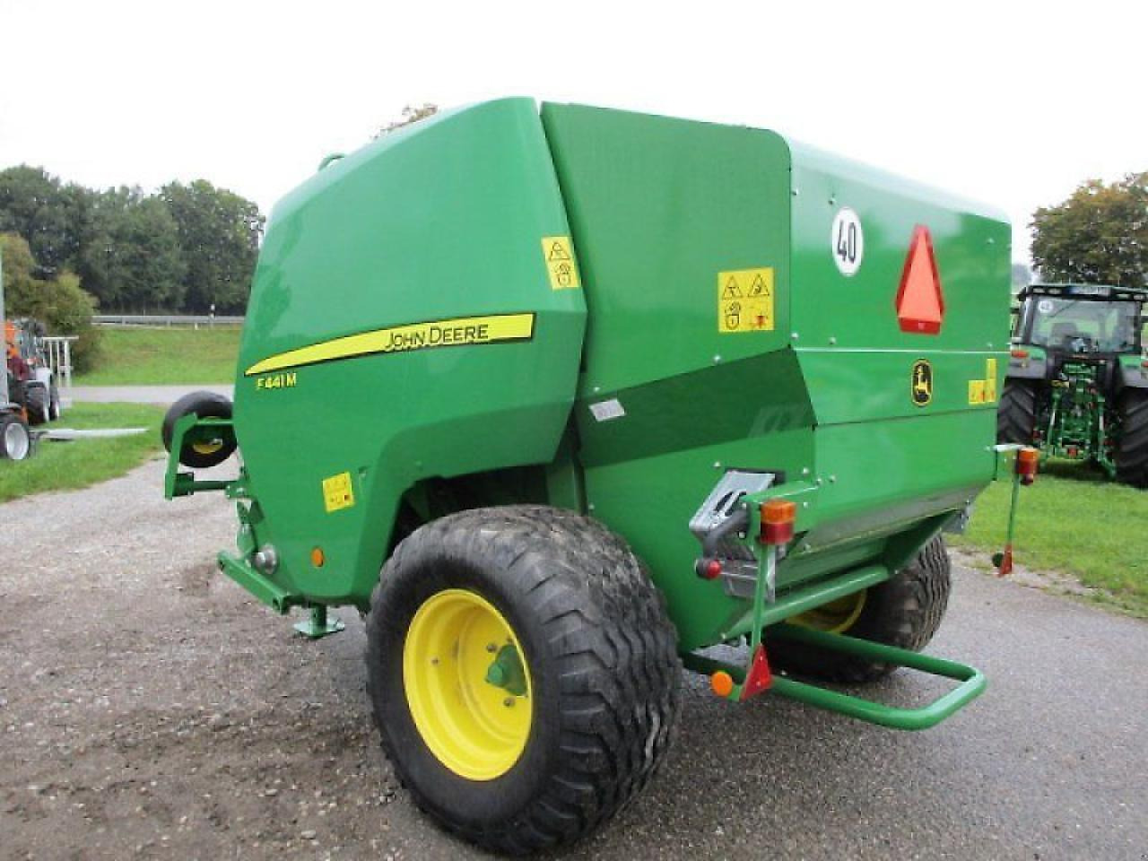 John Deere f441m - Presă baloţi dreptunghiulari: Foto 4 John Deere f441m - Presă baloţi dreptunghiulari: Foto 4