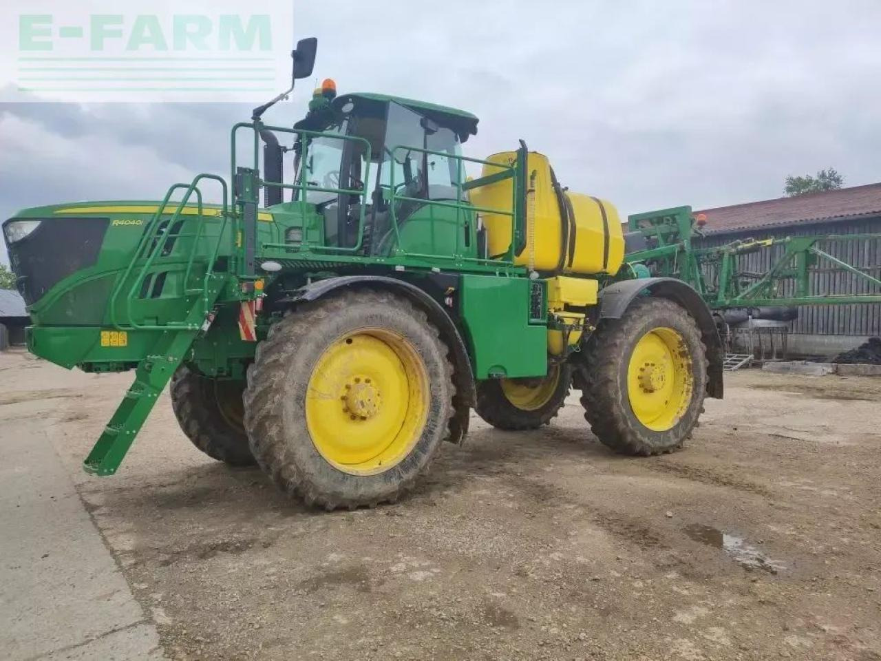 John Deere r4040i - Maşină de erbicidat tractata: Foto 1 John Deere r4040i - Maşină de erbicidat tractata: Foto 1