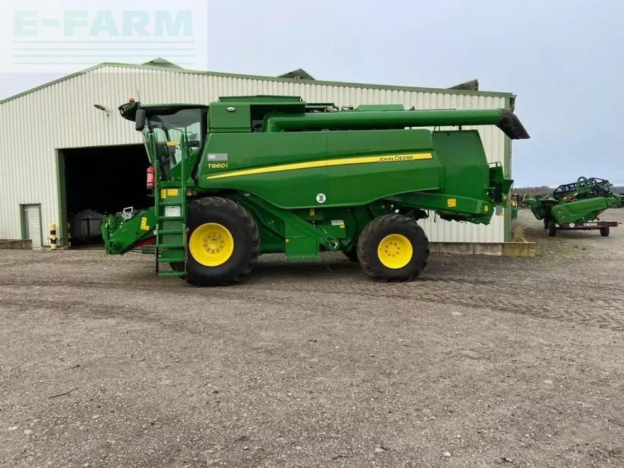 John Deere t660 my23 prod 30 - Combină de recoltat cereale: Foto 2 John Deere t660 my23 prod 30 - Combină de recoltat cereale: Foto 2