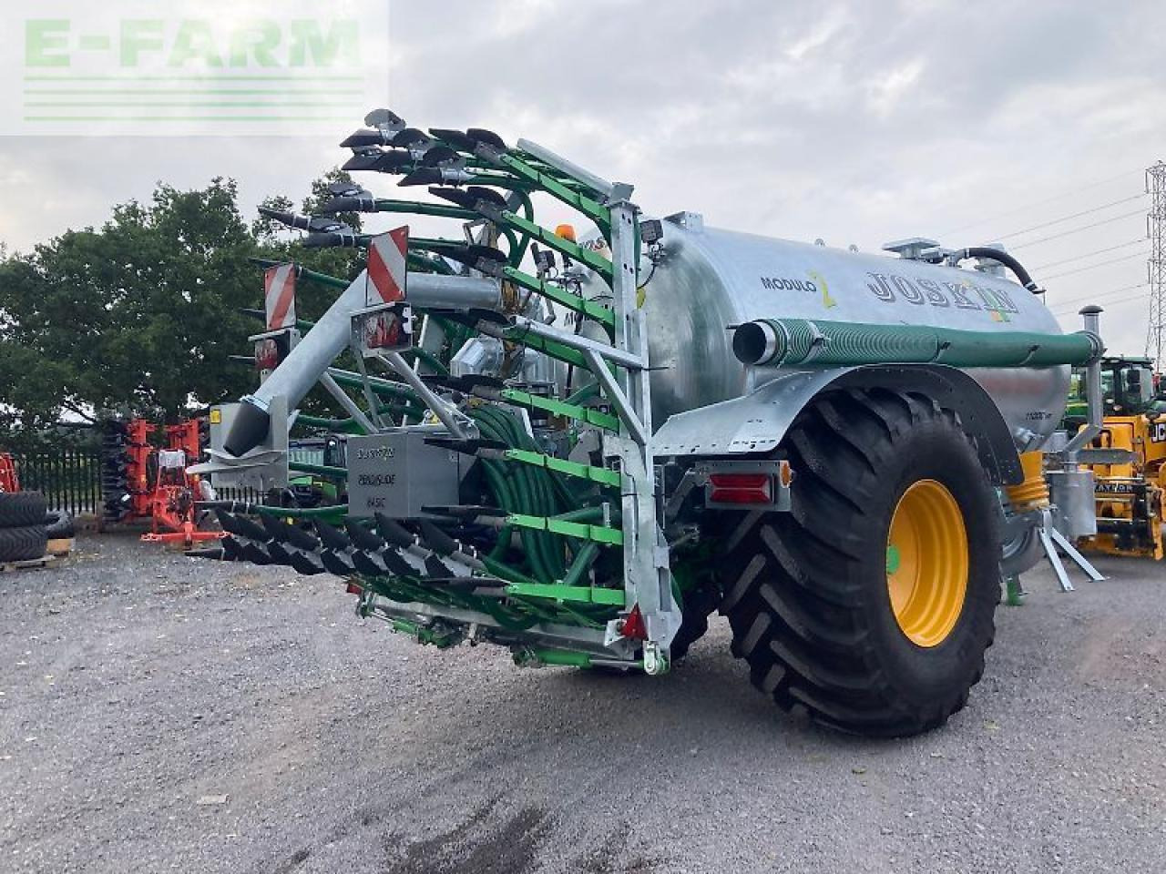 Joskin modulo 2 - Maşină de împrăştiat îngrăşăminte: Foto 1 Joskin modulo 2 - Maşină de împrăştiat îngrăşăminte: Foto 1