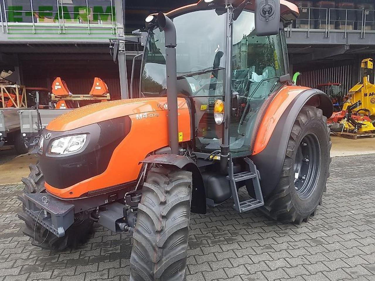 Kubota m4-073cab winterdienstpaket - Tractor agricol: Foto 1 Kubota m4-073cab winterdienstpaket - Tractor agricol: Foto 1