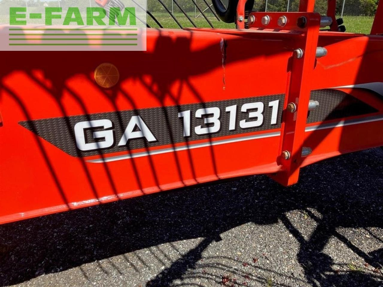 Kuhn ga13131 4-rotors rive - Maşină de întors fânul: Foto 5 Kuhn ga13131 4-rotors rive - Maşină de întors fânul: Foto 5