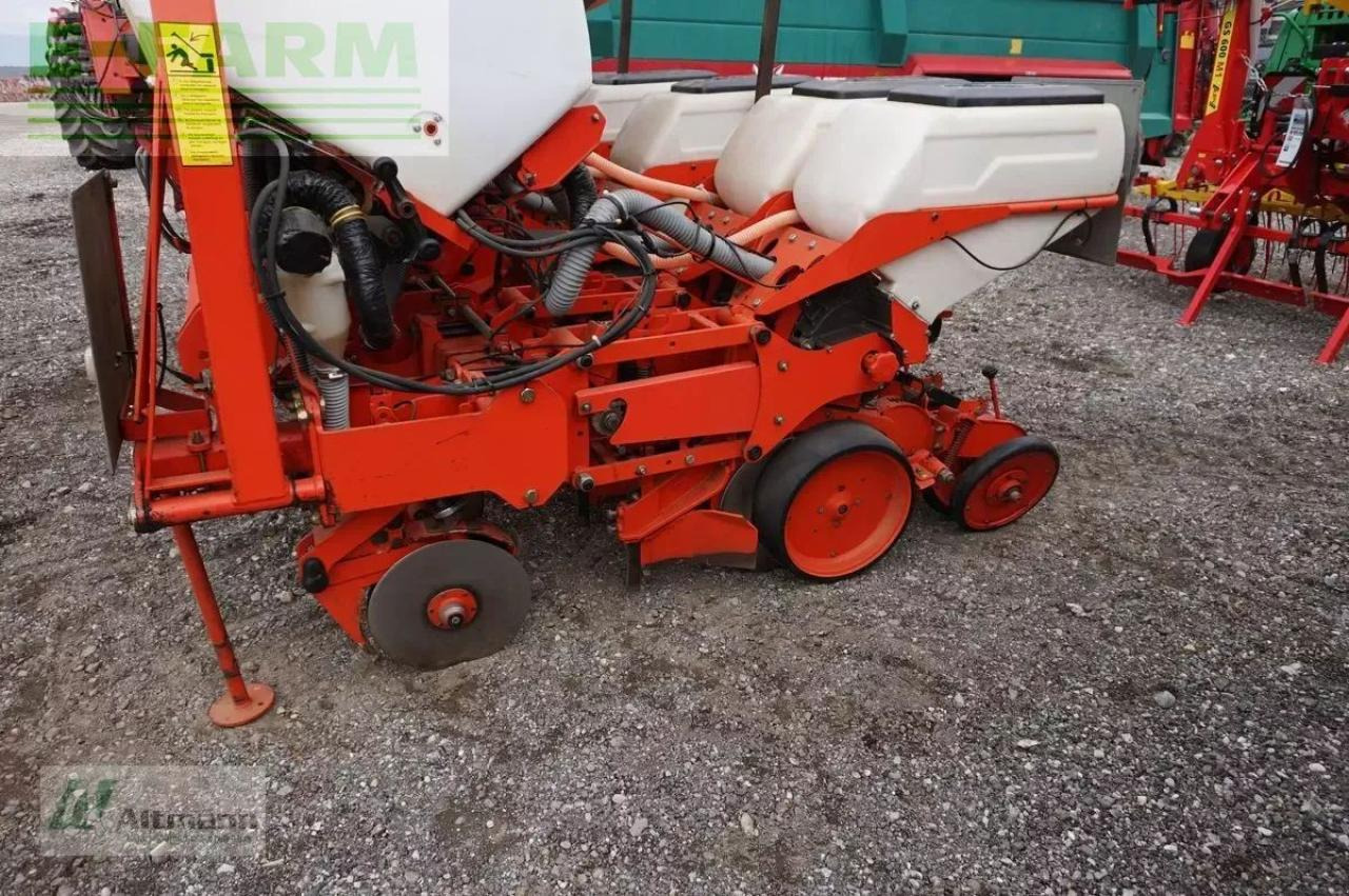 Kuhn maxima gt 6rhg - Semănătoare de precizie: Foto 4 Kuhn maxima gt 6rhg - Semănătoare de precizie: Foto 4