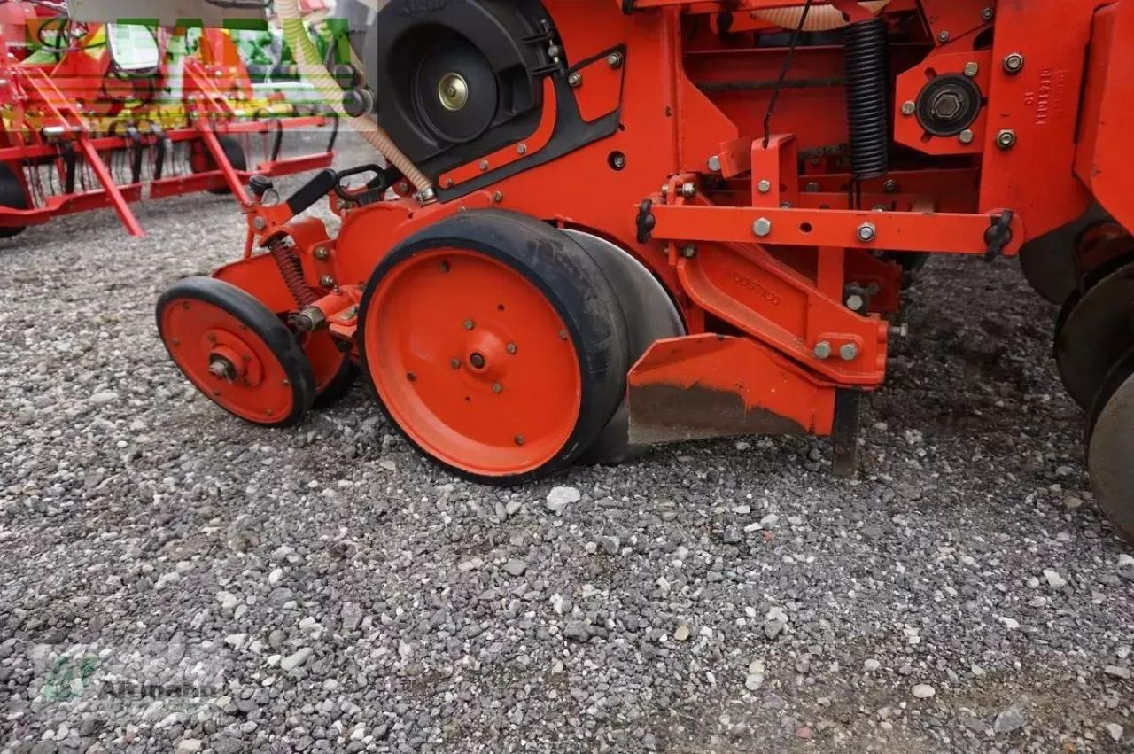 Kuhn maxima gt 6rhg - Semănătoare de precizie: Foto 5 Kuhn maxima gt 6rhg - Semănătoare de precizie: Foto 5