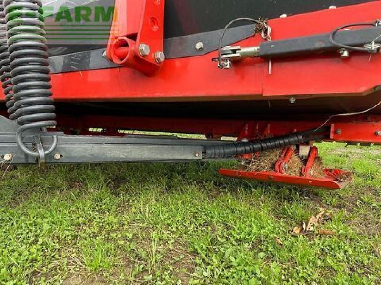 Kuhn merge maxx 950 - Maşină de întors fânul: Foto 4 Kuhn merge maxx 950 - Maşină de întors fânul: Foto 4