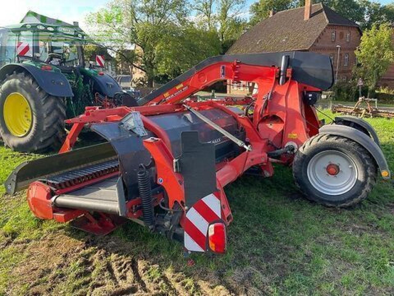 Kuhn merge maxx 950 - Maşină de întors fânul: Foto 3 Kuhn merge maxx 950 - Maşină de întors fânul: Foto 3