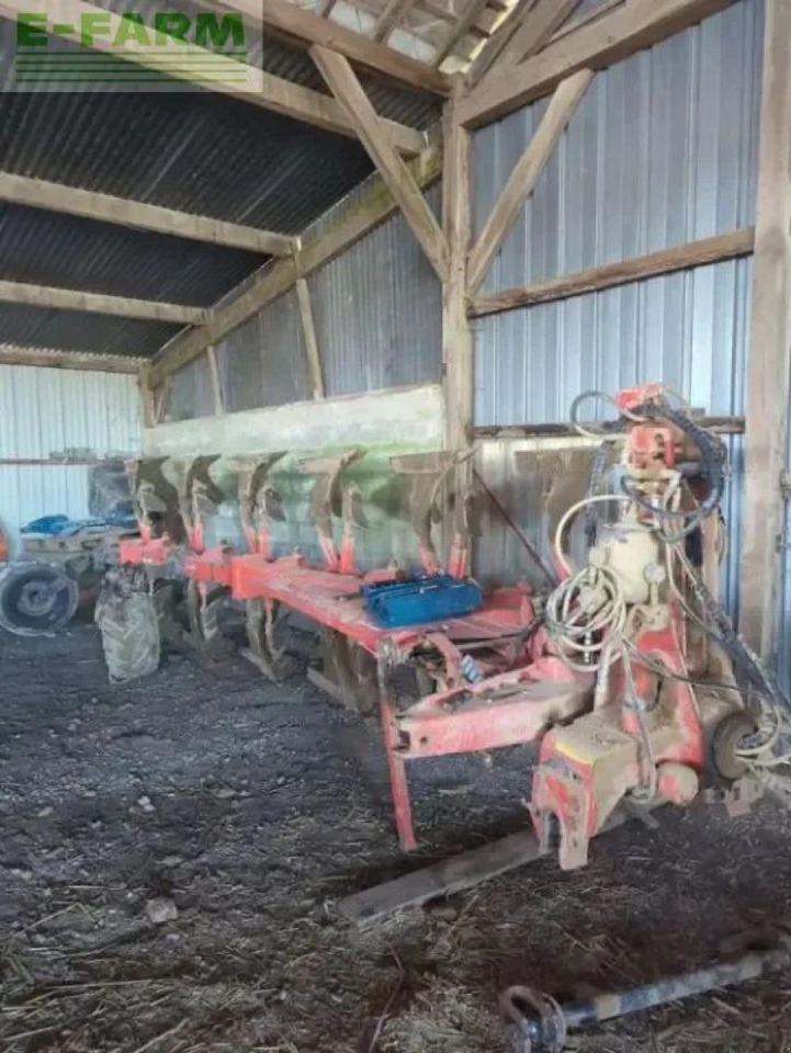 Kuhn vm 180 - Plug: Foto 1 Kuhn vm 180 - Plug: Foto 1