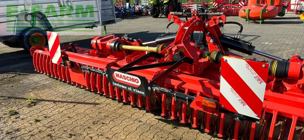 Maşină pentru prelucrarea solului Maschio Toro 7000: Foto 7 Maşină pentru prelucrarea solului Maschio Toro 7000: Foto 7